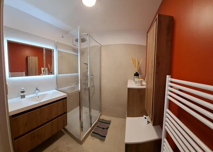 Le Petit Du Barry Millau